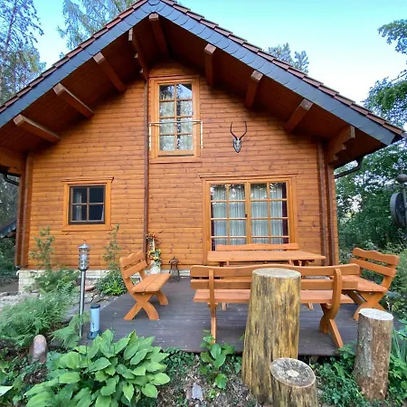 Waldhaus Eichhoernchen