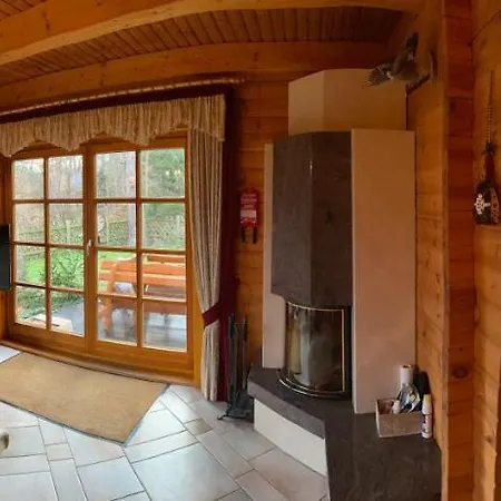 Waldhaus Eichhoernchen Bad Schmiedeberg